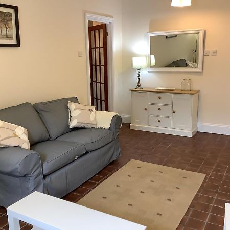 1 - Bed Ground Floor Apartment 텐비 외부 사진
