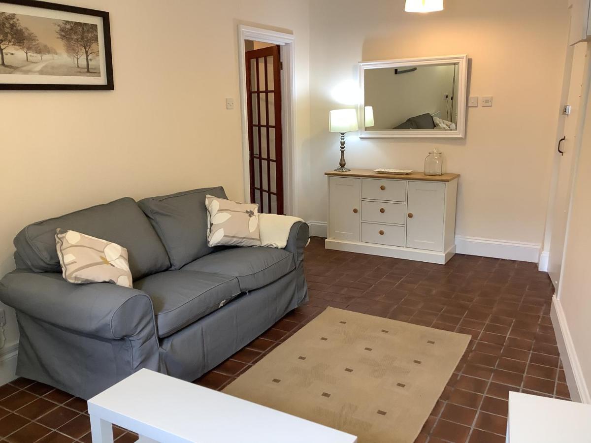 1 - Bed Ground Floor Apartment 텐비 외부 사진